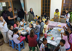Shaykha Muzeyyen with Ansari children